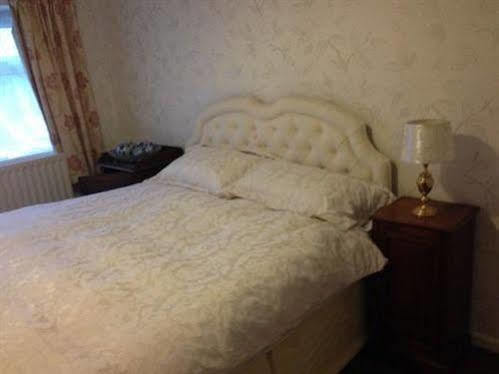 Отель Dove Tree House Уитби Экстерьер фото